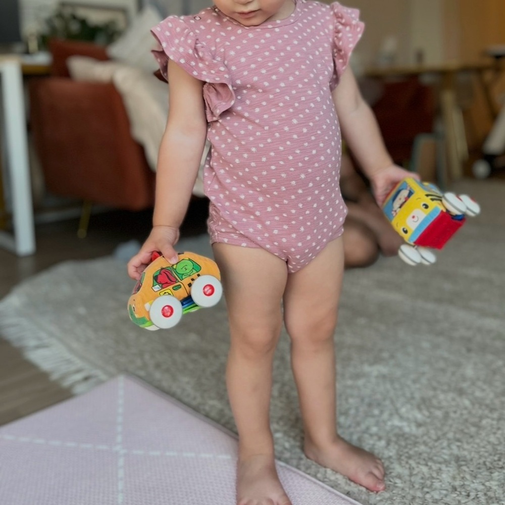 Vignette onesie